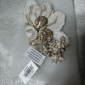 Luxurious Pearl and Crystal Floral Bridal Hair Accessories